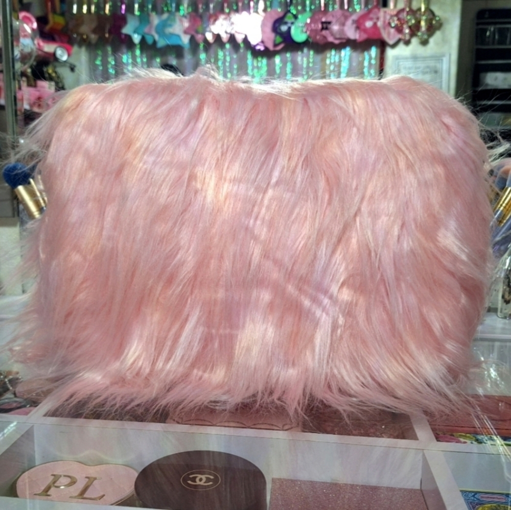 Pink Fuzzy Clutch - Picture 7 of 8